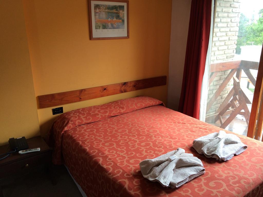 Kuntur Hotel Capilla del Monte Bilik gambar