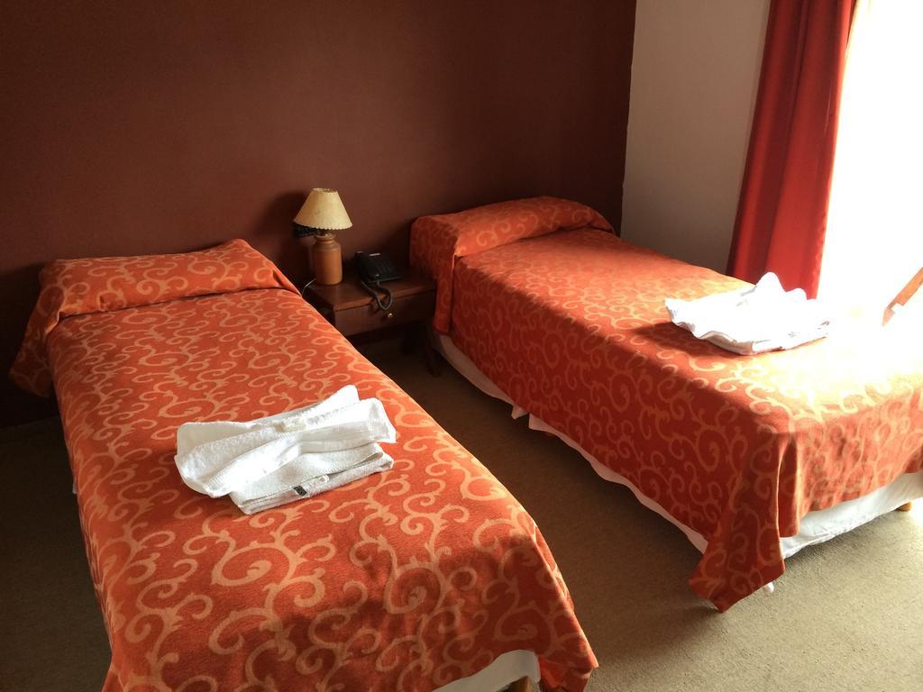 Kuntur Hotel Capilla del Monte Bilik gambar